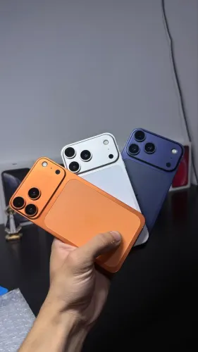 iPhone XR na carcaça do 17 pro