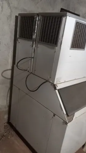Maquina de gelo