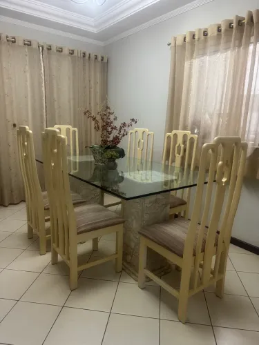 Vendo mesa 6 lugares ótimo estado.