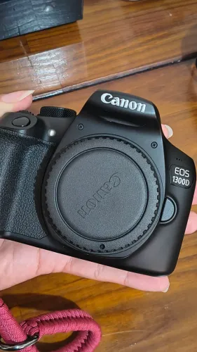 Canon T6 novíssima e com Flash externo, completa com todos acessórios!