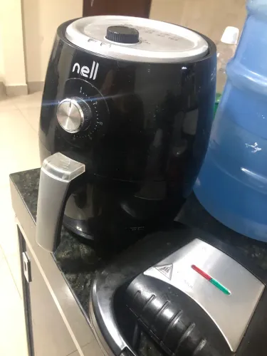 Vendo air fryer e sanduicheira