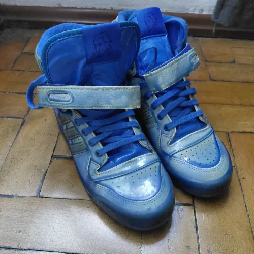 Tênis Adidas Jeremy Scott azul 40