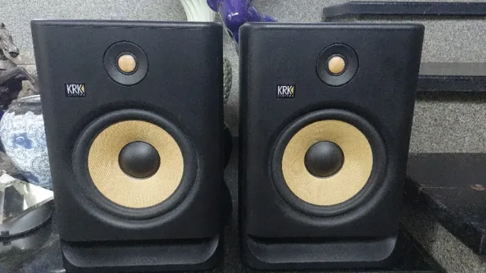 Monitor Krk Rokit 8 Rp8 G4 Profissional