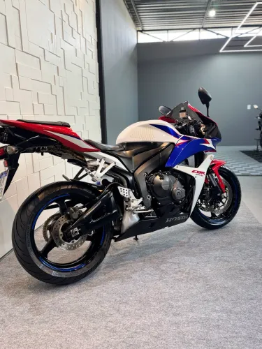 Honda cbr 600rr impecável moto sem detalhes