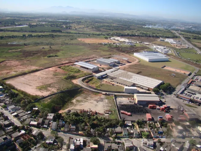 Galpão/Depósito/Armazém para aluguel possui 1850 metros quadrados