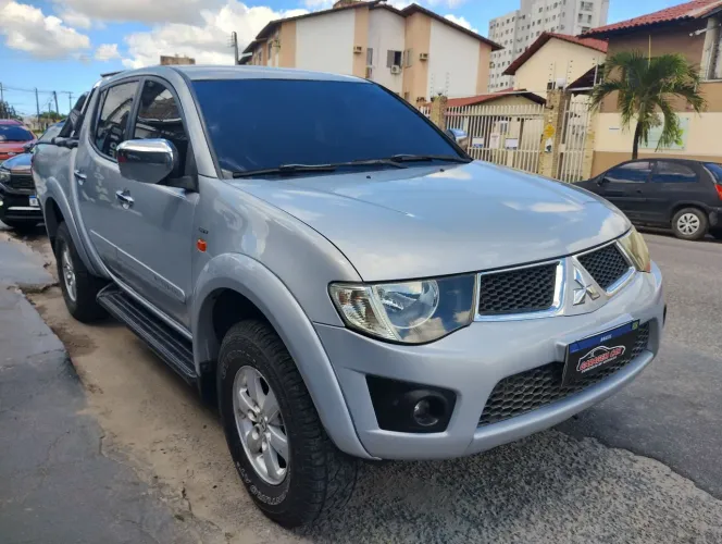 Mitsubishi L200 Triton HPE 3.2 CD TB Int.diesel AUT 2012