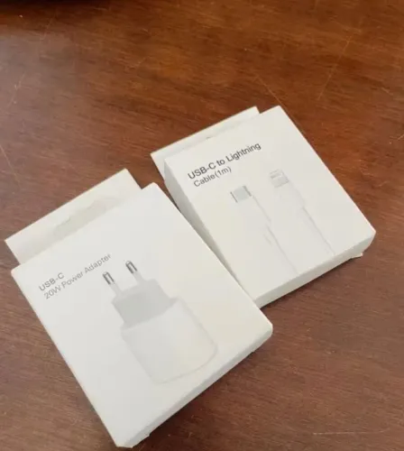Carregador de IPhone NOVO