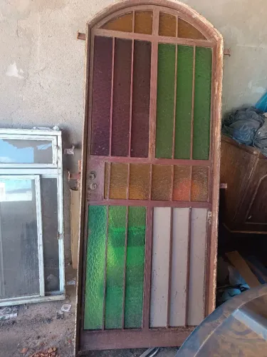 Vende se porta de alumínio e vidro em ótimo estado para usar 