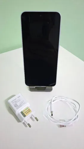Samsung Galaxy A35 5G 128GB 6GB RAM - Impecável com Carregador Original
