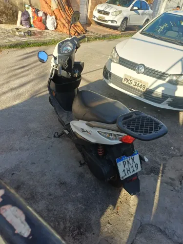 Vende se moto Suzuki Lindy