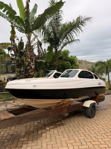 Lancha Coral 16 pés  - Pronta para navegar!