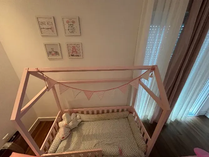 Cama Montessori Infantil Rosa em Madeira - Excelente Estado