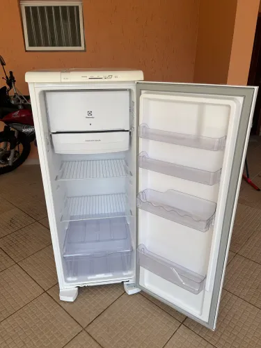 Geladeira Electrolux RE31