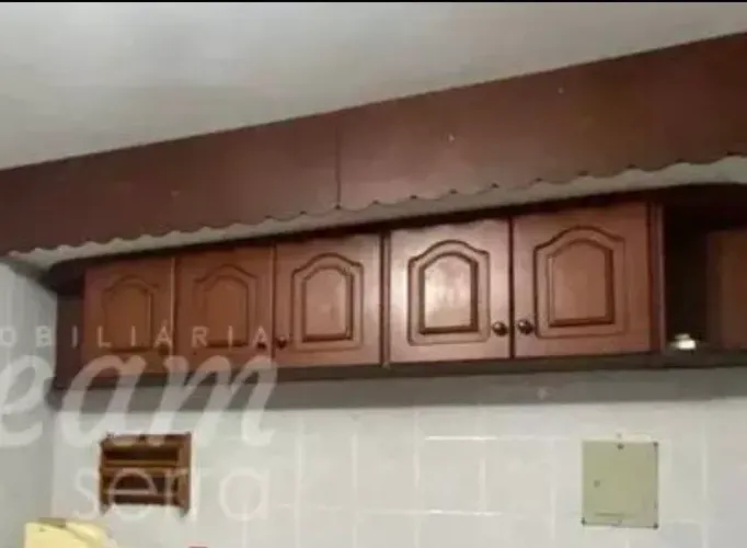 Armário de cozinha em madeira