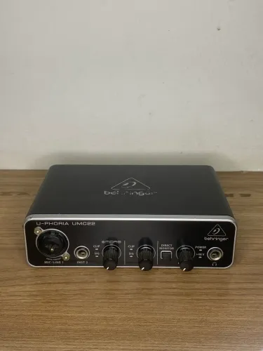 Placa de Audio - Behringer UMC22 - U-PHORIA