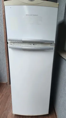 Geladeira Brastemp Frost Free 324 litros funcionando