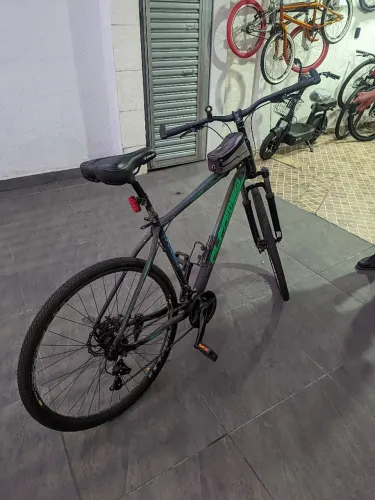 Motanbik aro 29 tamanho L em ótimo estado