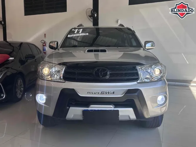 Toyota Hilux SW4 SRV D4-d 4X4 3.0 TDI Dies. AUT 2011