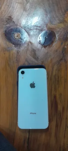 Vendo iphone xr, pra pegar peças tudo funcionando, tela só a tampa perfeitamente so descol
