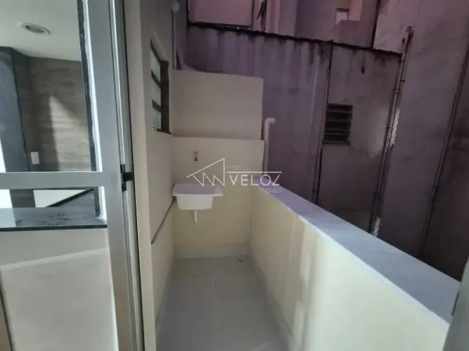 Apartamento : / Residencial / Glória