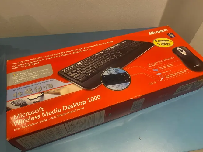 Kit de teclado e mouse - Microsoft Wireless Media Desktop 1000.