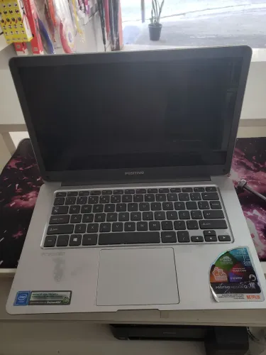 Notebook positivo pra retirada de peças
