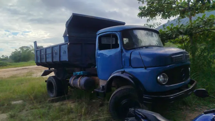 Vendo 1113 caminhão caçamba toco