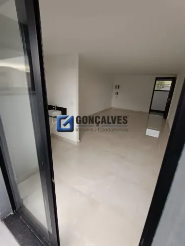 Sala Comercial à Venda | 31,09 m² em Parque Jaçatuba, Santo André - R$ 283.000