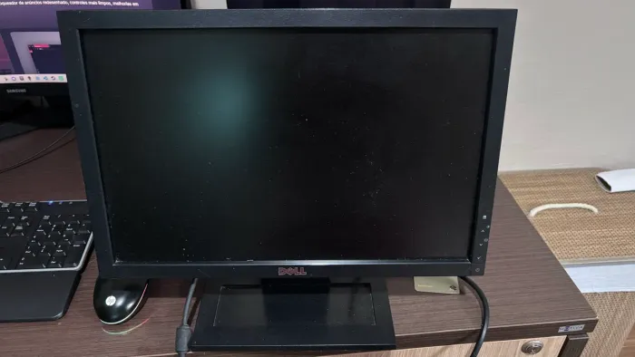 Vende-se monitor DELL/ modelo E1709WC