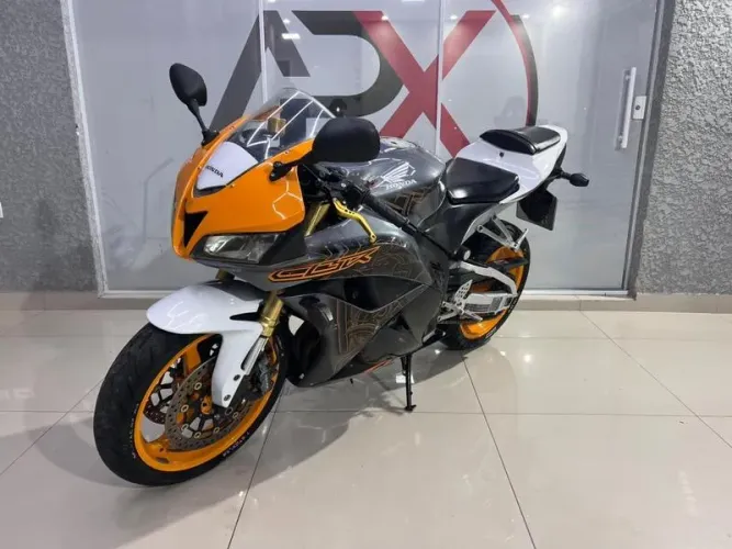 HONDA CBR 600RR 2011