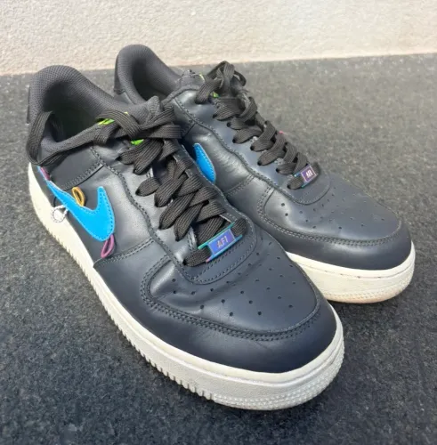 Tênis Nike Air Force 1 PRM Black Carabiner