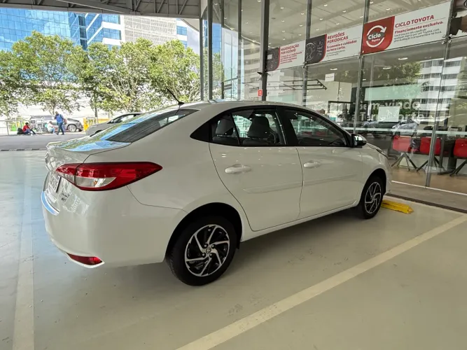 Toyota Yaris XLS Sedan 1.5 Flex 16V 4P Aut. 2024