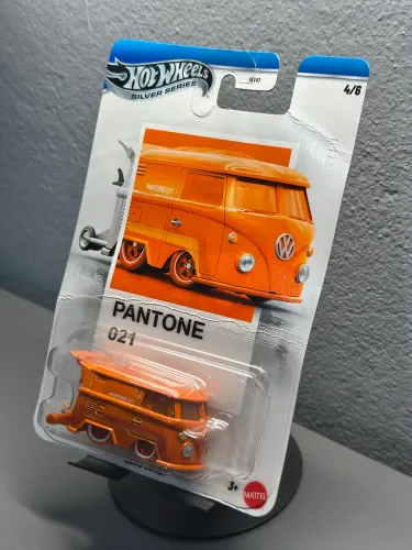 Hot Wheels - Kool kombi Pantone 021 - Silver Series