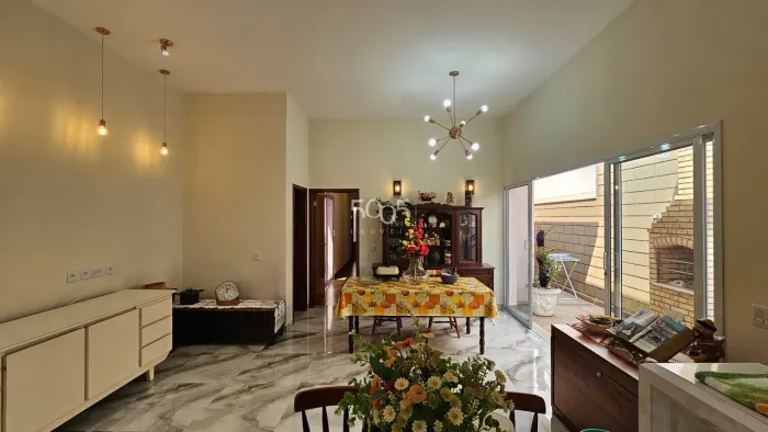 Casa à venda no condomínio Jardim Guarujá em Salto, 3 suítes, 180m² de área total