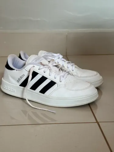 Tênis adidas branco original tamanho 34