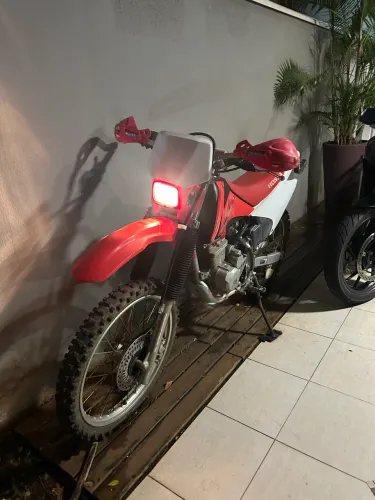 Vendo CRF 230 f com equipamentos