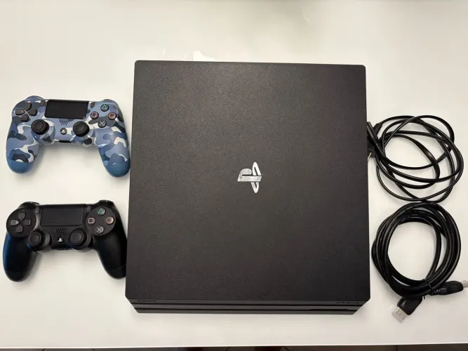 PlayStation 4 Pro 1 TB + 2 Controles Originais + 3 Jogos