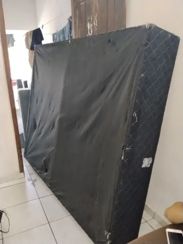 Vendo uma base de cama quem