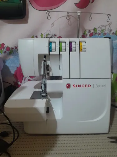 Máquina de costura ultralock
