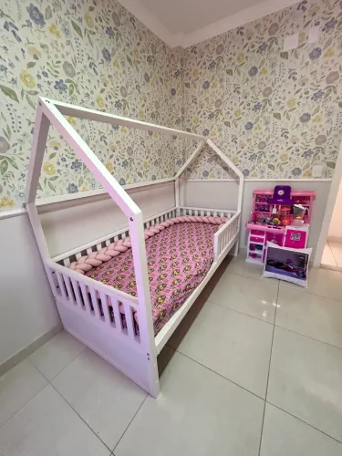 Cama Infantil Montessoriana Casinha - Linda e Conservada