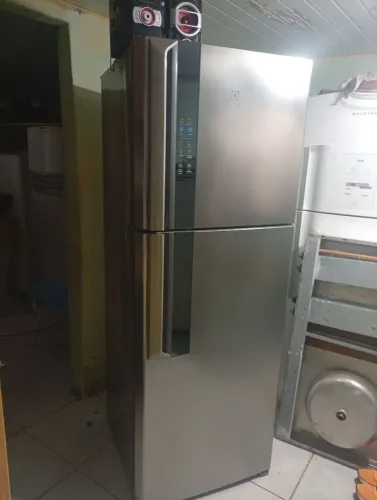 Geladeira inox sime nova com painel digital funcionando perfeitamente toda completinha 