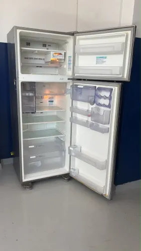 Geladeira Electrolux Frost Free em ótimo estado de funcionamento