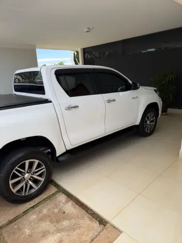 Toyota Hilux CD SRV 4X4 2.8 TDI Diesel Aut. 2020