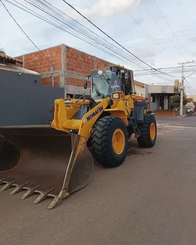 PÁ CARREGADEIRA