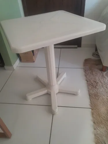 Mesa Plástica Quadrada