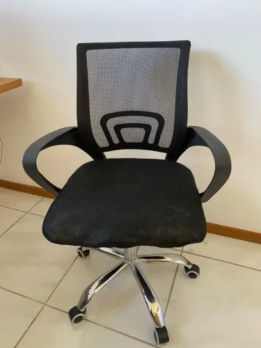 CADEIRA ERGONÔMICA GIRATÓRIA - SEMINOVA