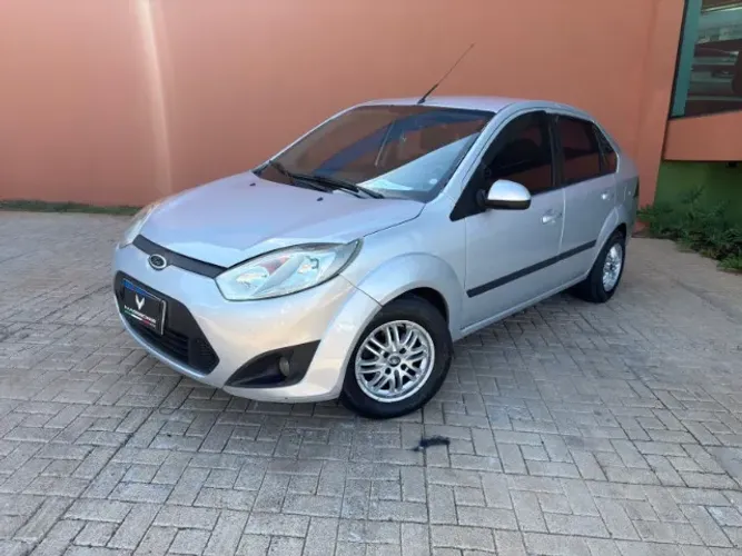Ford Fiesta Sedan SE 1.6 8V Flex 4P 2014