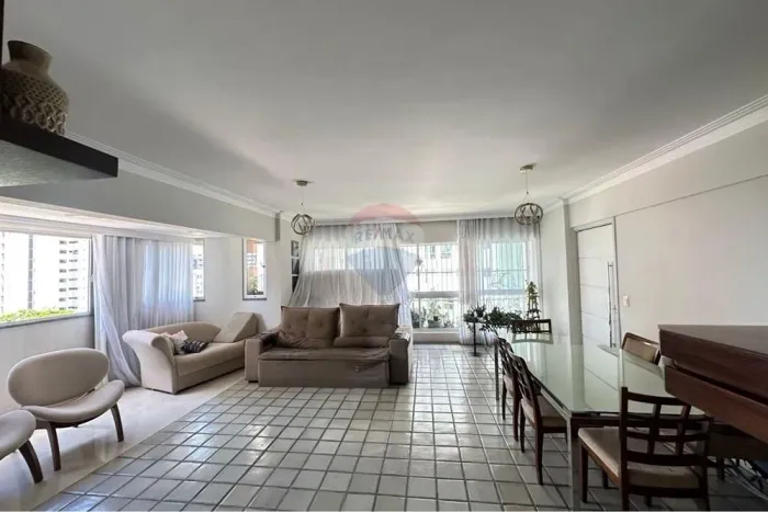 Apartamento 161m², 4 quartos, 4 banheiros, 2 vagas, piscina. Zona norte- Recife.