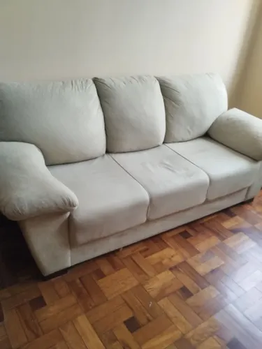 Vendo sofá de 03 lugares 