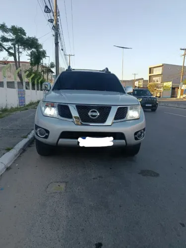 Nissan Frontier SL CD 4X4 2.5tb Diesel AUT 2014